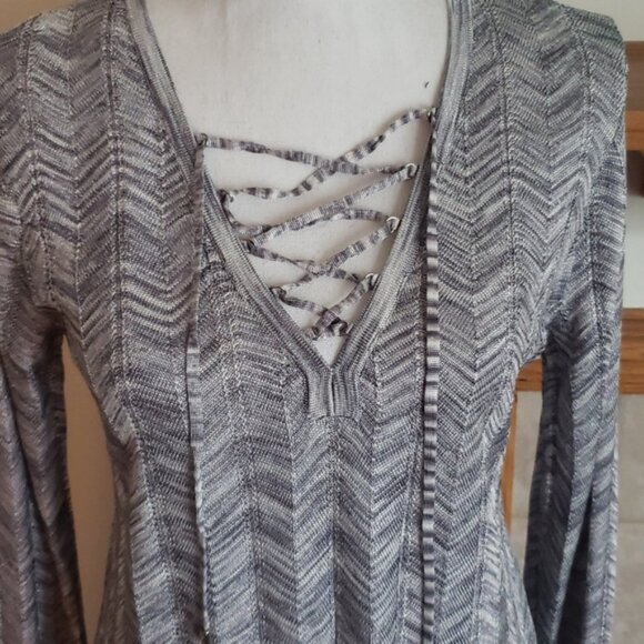 White House Black Market Pullover Sweater - Picture 2 of 6